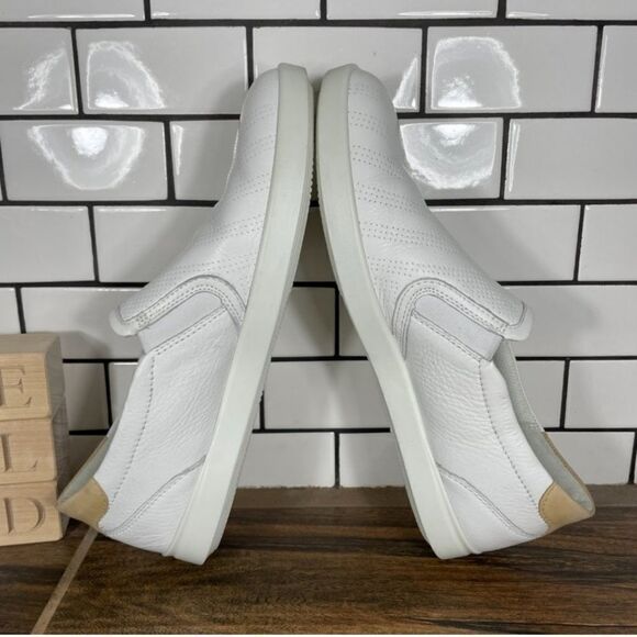 Ecco Leisure Womens Size 40/9.5, White Perforated Leather - Picture 11 of 14